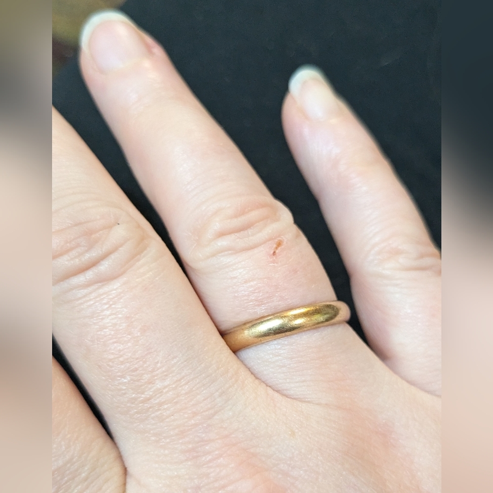 Vintage 10K Gold band - Nova Scotian Jeweler